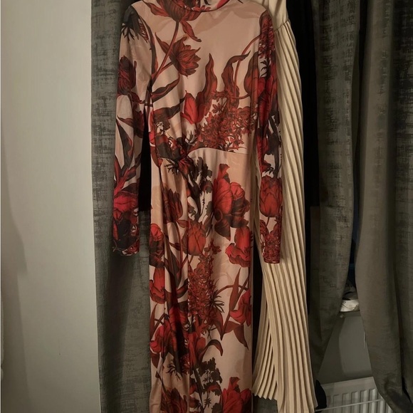 Chic Floral Long Sleeve Dress - Red and Tan - Picture 1 of 2